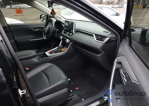 2019 Toyota Rav4 Xle Premium z USA, uszkodzony, nr VIN JTMA1RFV6KD522460